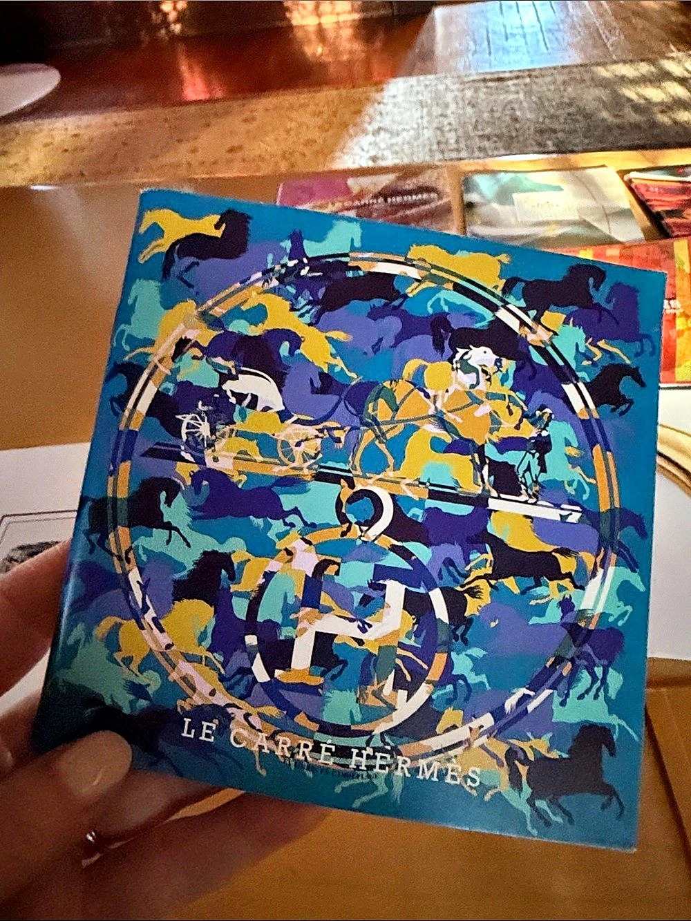 Hermès Le Carré Hermès Autumn-Winter 2010 Abstract Blue & Yellow Scarf Like New